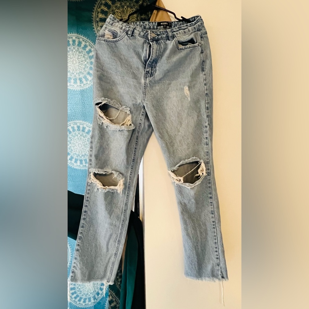 Petite Riot Ripped Mom Jeans